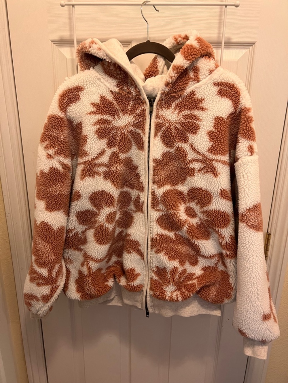 We The Free Floral Sherpa Hooded Jacket in Dusty Rose & Cream - Picture 2 of 4